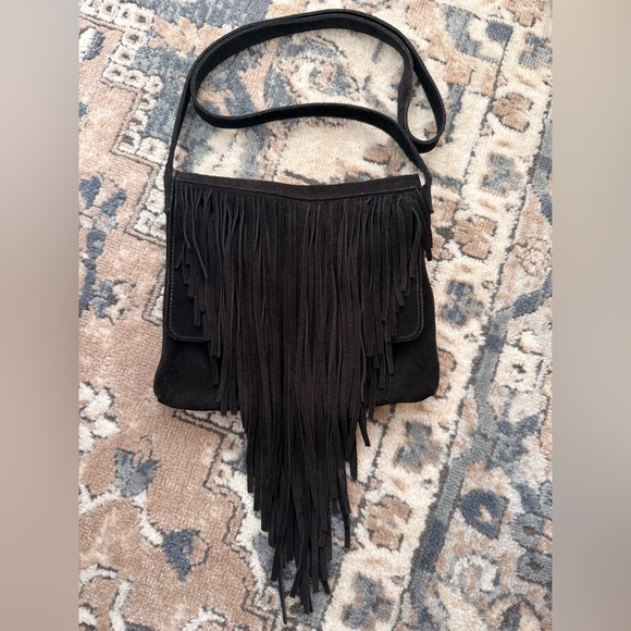 Vintage Chic Black Crossbody Bag - Picture 6 of 6